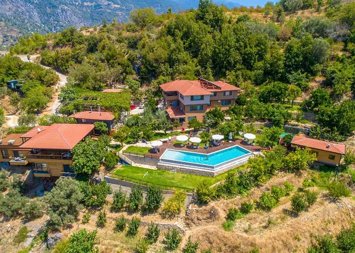 Avena Mountain - Breakfast And Dinner - Adults Only