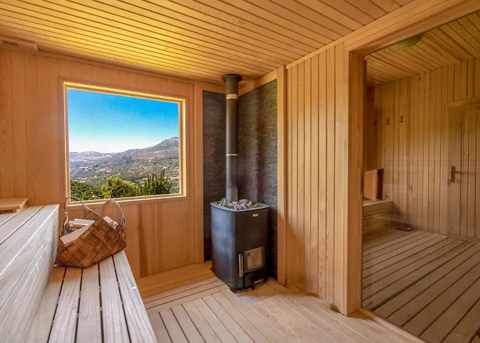 Avena Mountain - Breakfast And Dinner - Adults Only