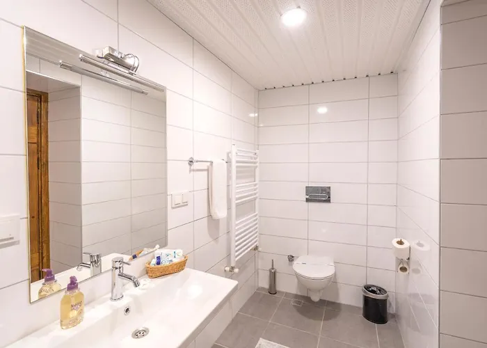 Avena Mountain - Breakfast And Dinner - Adults Only