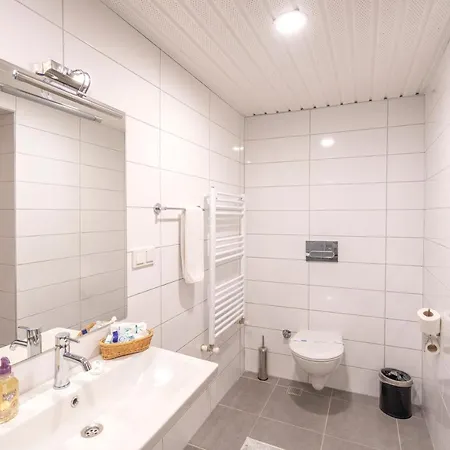 Avena Mountain - Breakfast And Dinner - Adults Only